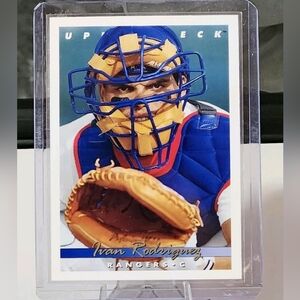 1993 Upper Deck Baseball Card #123 Ivan Rodriguez Texas Rangers